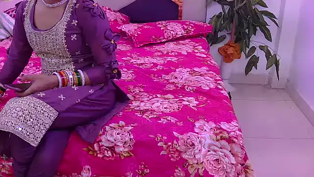 Lovelyy-couple online show from March 22, 2026, 4:19 pm