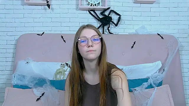 EllenBush online show from October 26, 2025, 6:14 am