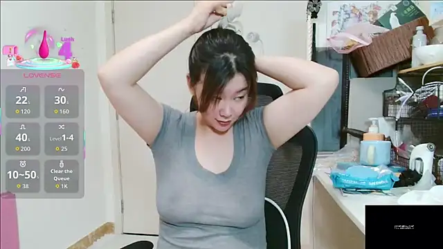 Snapshot of sallycui chatting on June 19, 2026, 12:22 pm sallycui online show from June 19, 2026, 12:22 pm