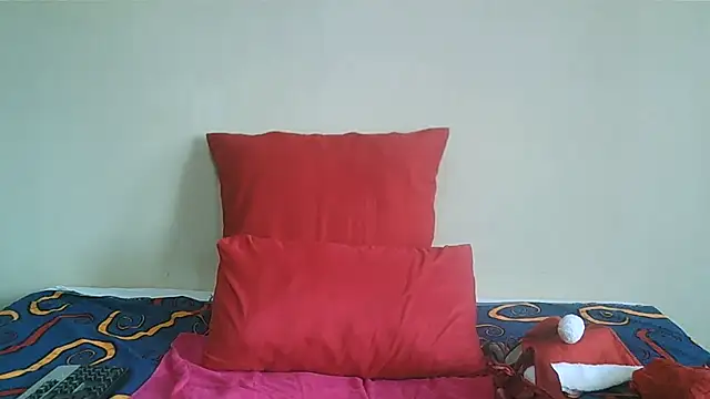 GAIGANTICBOOBS online show from December 18, 2025, 11:58 am