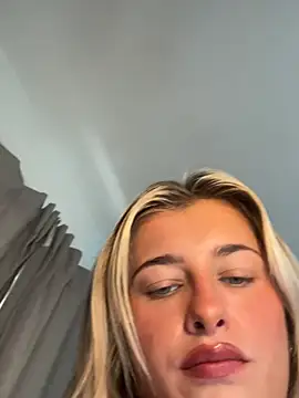 BabyBluexox online show from June 22, 2026, 11:07 am