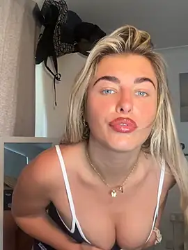 BabyBluexox online show from June 25, 2026, 9:58 am