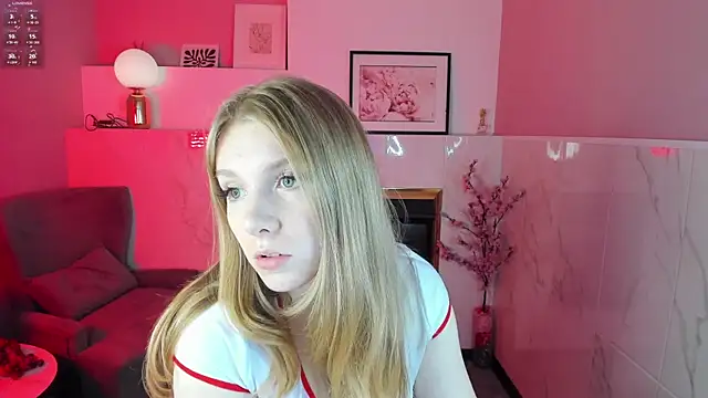 Layla Glam online show from October 2, 2025, 1:25 pm