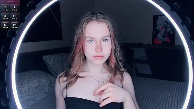 MaliaBourraine online show from February 9, 2026, 7:17 am