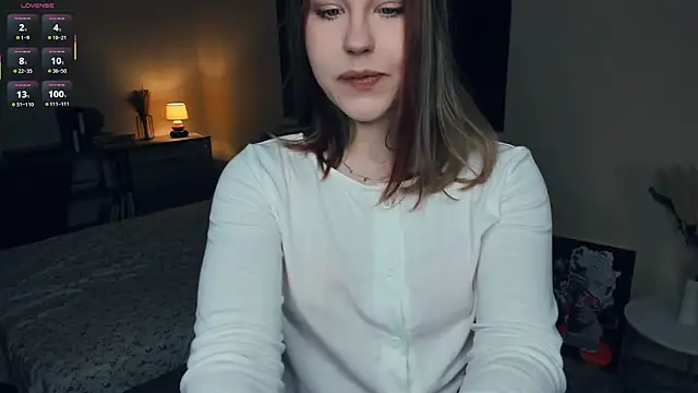 MaliaBourraine online show from October 4, 2025, 7:10 am