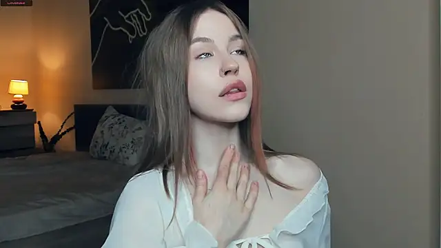 MaliaBourraine online show from May 22, 2026, 7:39 am
