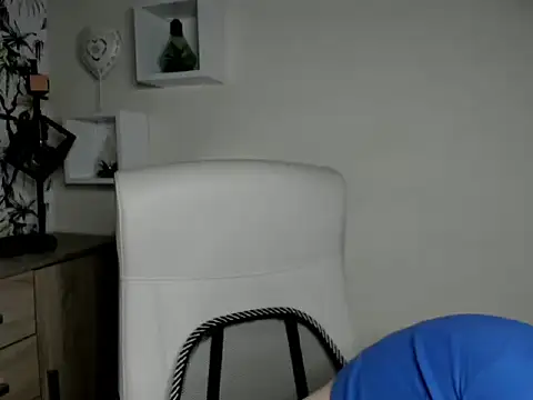 NinaBlond1 online show from September 30, 2025, 5:46 am