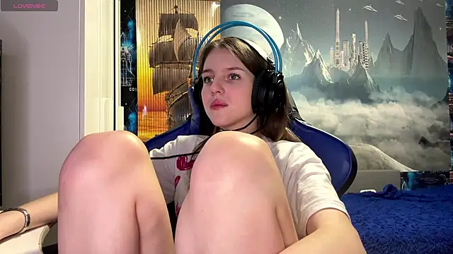 Elira Breeze online show from February 21, 2026, 4:53 pm