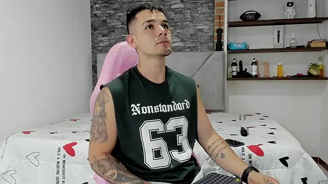 BooyHott  online show from March 6, 2026, 7:20 pm