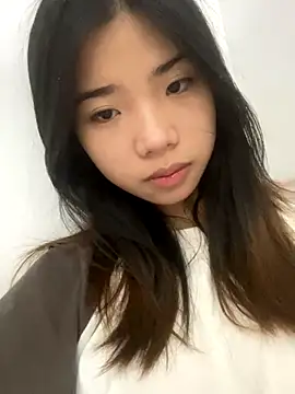 -Tania- online show from September 21, 2025, 7:52 pm