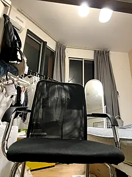 leeyoung  online show from October 5, 2025, 3:14 pm