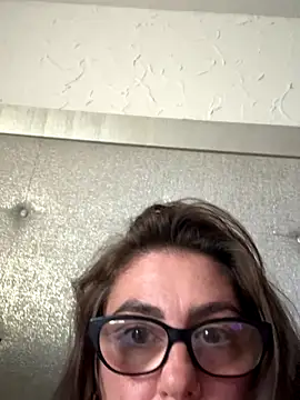 Rileyxxx69 online show from September 19, 2025, 8:24 pm