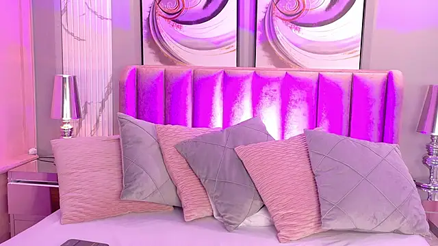 LuisaJonnes  online show from October 14, 2025, 2:50 pm