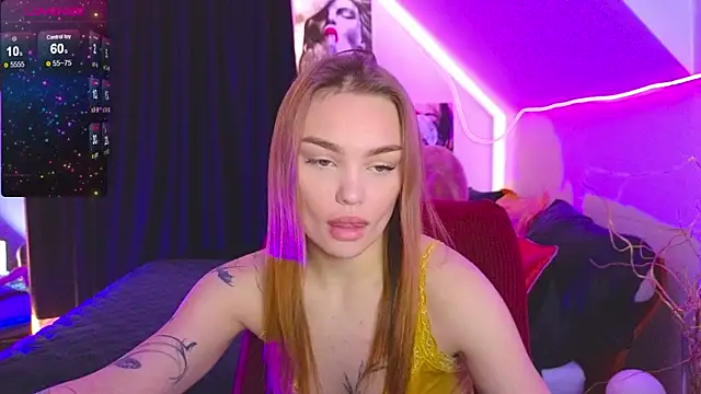 KitsyMoore online show from September 27, 2025, 1:06 pm