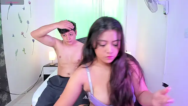 raiderandroxie online show from November 4, 2025, 12:31 pm