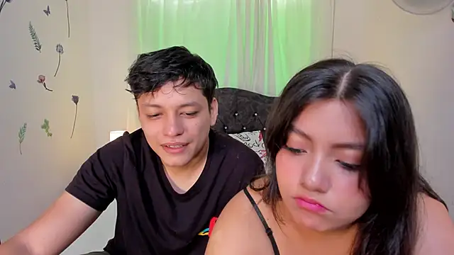 raiderandroxie online show from October 4, 2025, 1:45 pm