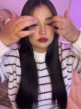 Mericute  online show from April 16, 2026, 1:17 am