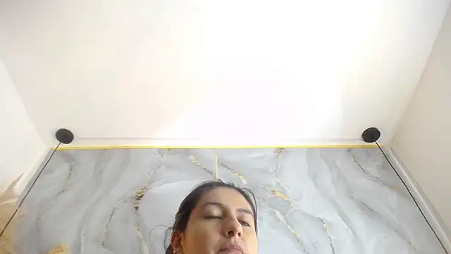 Samy moore14 online show from December 15, 2025, 2:34 pm