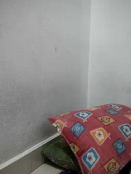 sweetqueen143 online show from March 1, 2026, 4:45 am