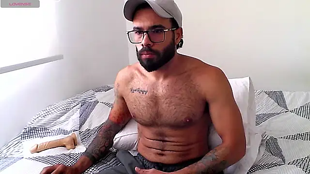 Snapshot of htrebor87 chatting on March 30, 2026, 4:30 pm htrebor87 online show from March 30, 2026, 4:30 pm