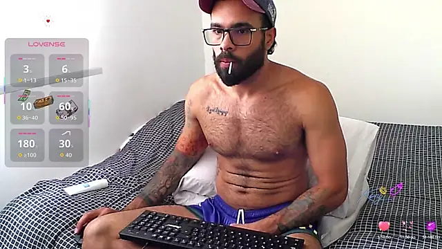 Snapshot of htrebor87 chatting on March 31, 2026, 5:04 pm htrebor87 online show from March 31, 2026, 5:04 pm