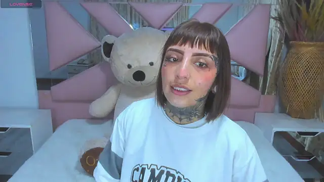 Gyal 8  online show from September 26, 2025, 3:24 am