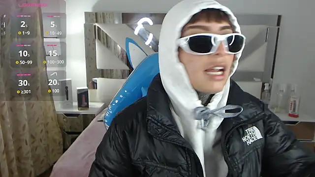 Gyal 8  online show from November 15, 2025, 3:32 am