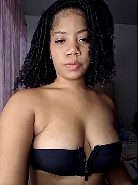 hottielatina online show from November 29, 2025, 9:04 pm