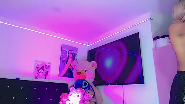 DaliaBacil25 online show from April 14, 2026, 1:21 am