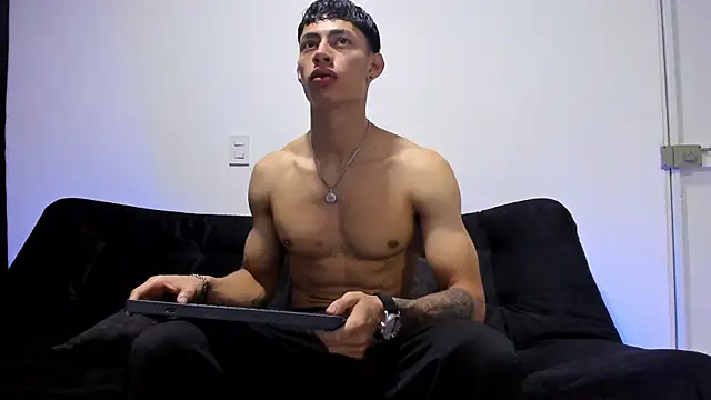 Snapshot of jey_cox23 chatting on November 18, 2025, 10:40 am jey cox23 online show from November 18, 2025, 10:40 am