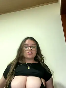 Aphrill online show from October 22, 2025, 4:34 am