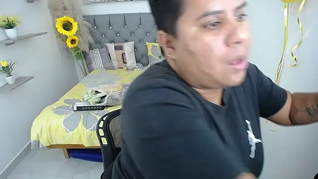 hotlesby valery online show from October 7, 2025, 7:15 pm