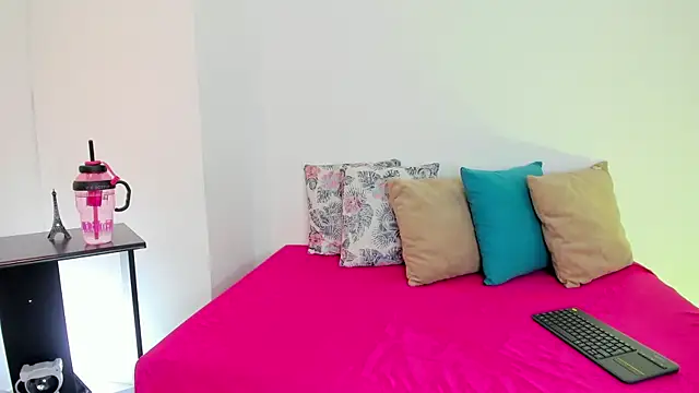 SaraGuzmann online show from March 20, 2026, 7:48 pm