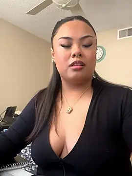 kiaradanielaxx online show from October 3, 2025, 8:21 pm