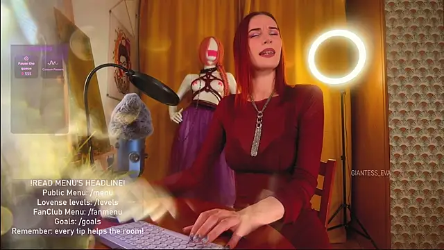 Snapshot of Giantess_Eva chatting on July 30, 2026, 8:08 pm Giantess Eva online show from July 30, 2026, 8:08 pm