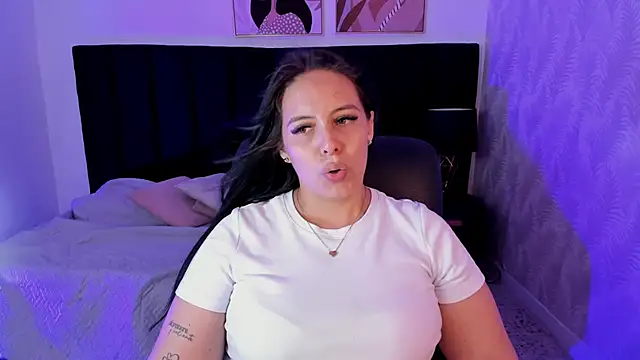 camiladuke7 online show from October 4, 2025, 7:37 pm