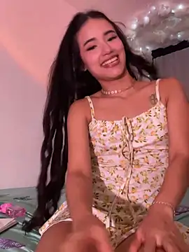 Snapshot of Rouse_Monroe chatting on May 27, 2026, 1:57 am Rouse Monroe online show from May 27, 2026, 1:57 am
