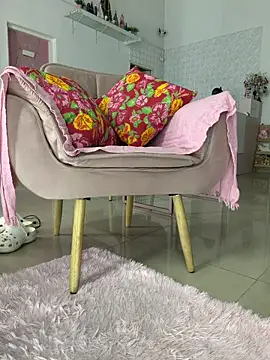Snapshot of Valeriacris chatting on May 9, 2026, 2:04 am Valeriacris online show from May 9, 2026, 2:04 am