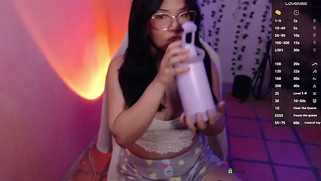 RoseCalloway online show from March 12, 2026, 12:09 pm