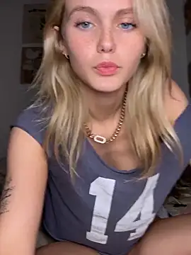 Snapshot of goddesskyliex chatting on September 23, 2025, 3:24 am goddesskyliex online show from September 23, 2025, 3:24 am