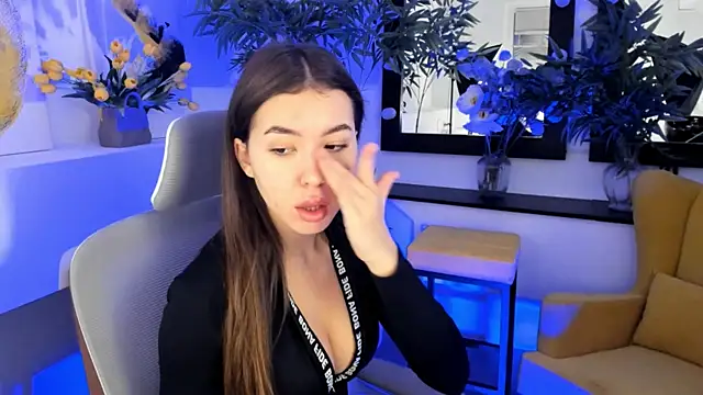 IndigoFae online show from November 9, 2025, 4:27 am