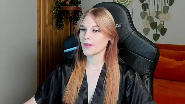 AriaWell online show from October 30, 2025, 6:38 pm