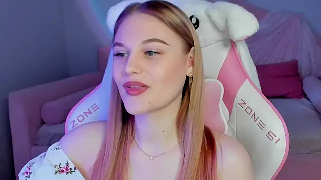 AriaWell online show from November 25, 2025, 5:46 pm