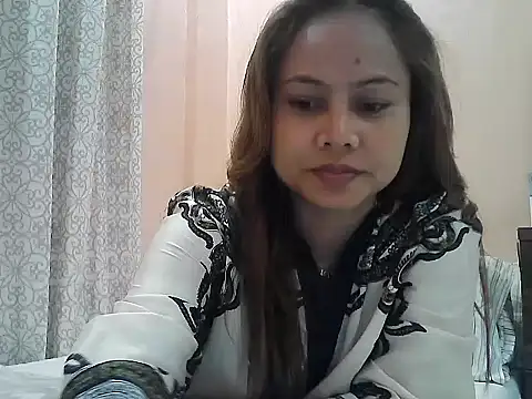 Amarrahlyn online show from November 17, 2025, 9:46 am