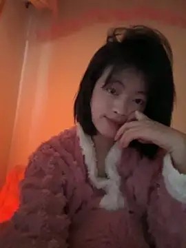Snapshot of Tramy_xx chatting on March 16, 2026, 6:17 am Tramy xx online show from March 16, 2026, 6:17 am