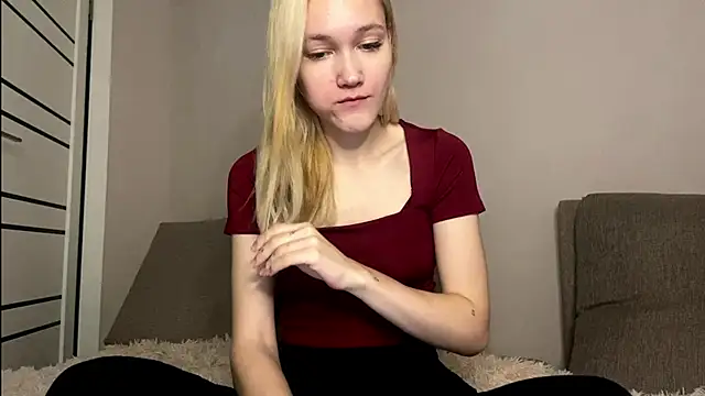 TwinedPeril online show from September 30, 2025, 5:35 am