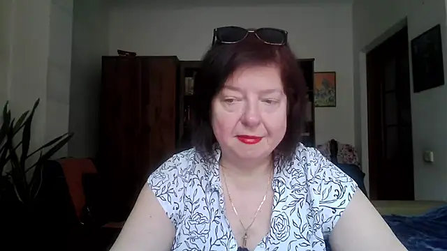 Violet Pulse online show from April 22, 2026, 8:43 am