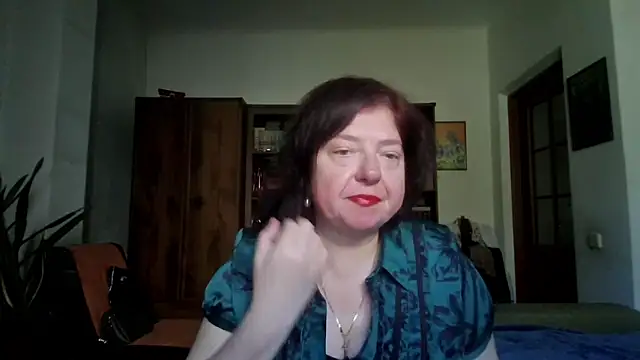 Snapshot of Violet_Pulse chatting on May 8, 2026, 1:04 pm Violet Pulse online show from May 8, 2026, 1:04 pm