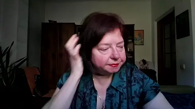 Snapshot of Violet_Pulse chatting on May 5, 2026, 1:03 pm Violet Pulse online show from May 5, 2026, 1:03 pm