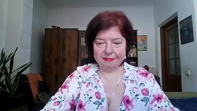 Snapshot of Violet_Pulse chatting on May 3, 2026, 2:42 pm Violet Pulse online show from May 3, 2026, 2:42 pm